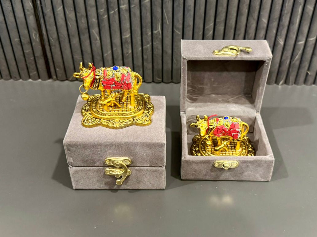 Exclusive German
Silver Cow And Calf set with Gold Plating And Semi Precious Stone Work In Premium packaging