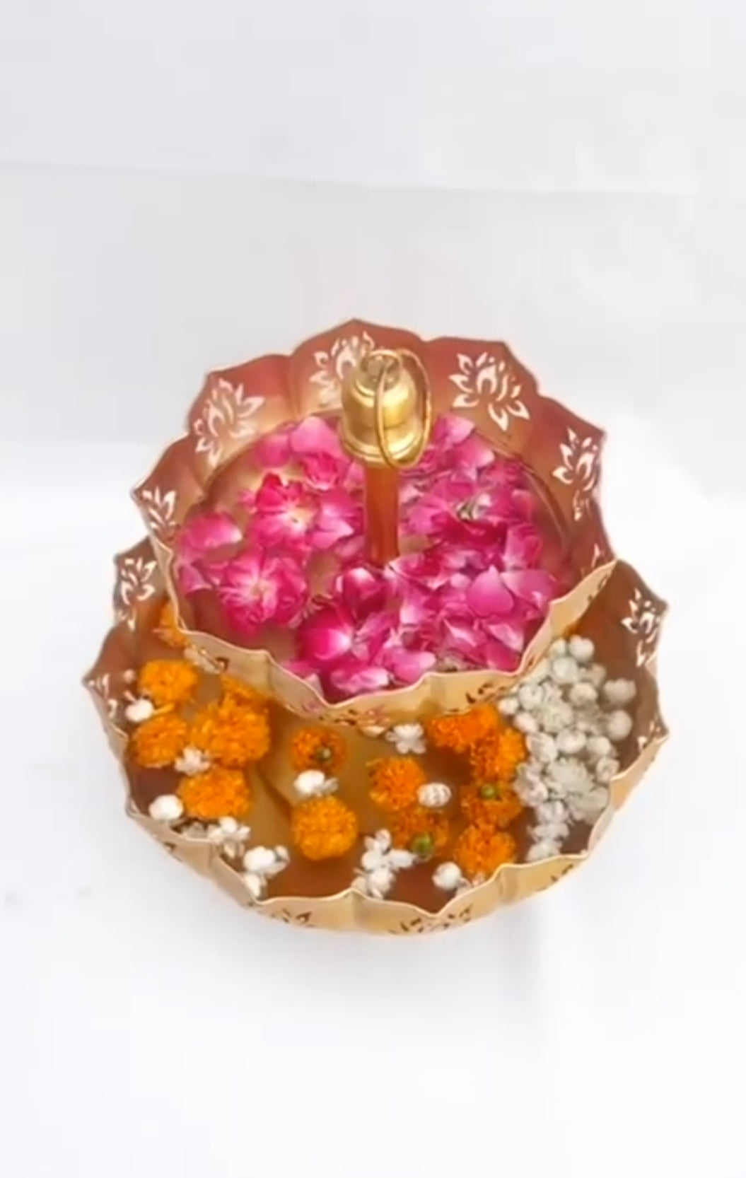 Lotus Urli Stand