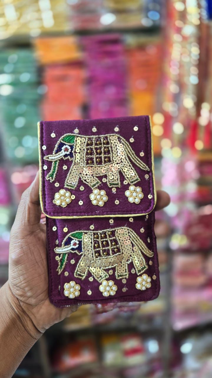 Women's Zari Mobile Pouch