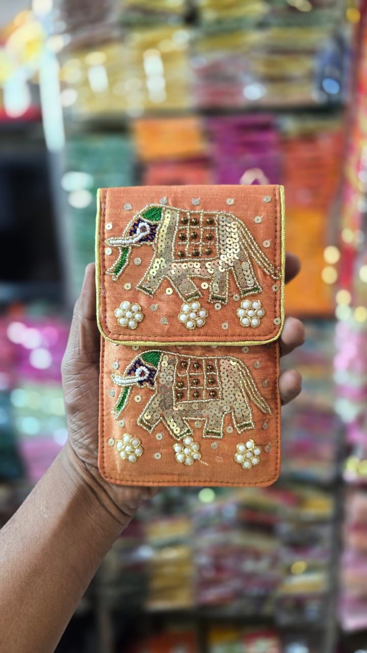Women's Zari Mobile Pouch